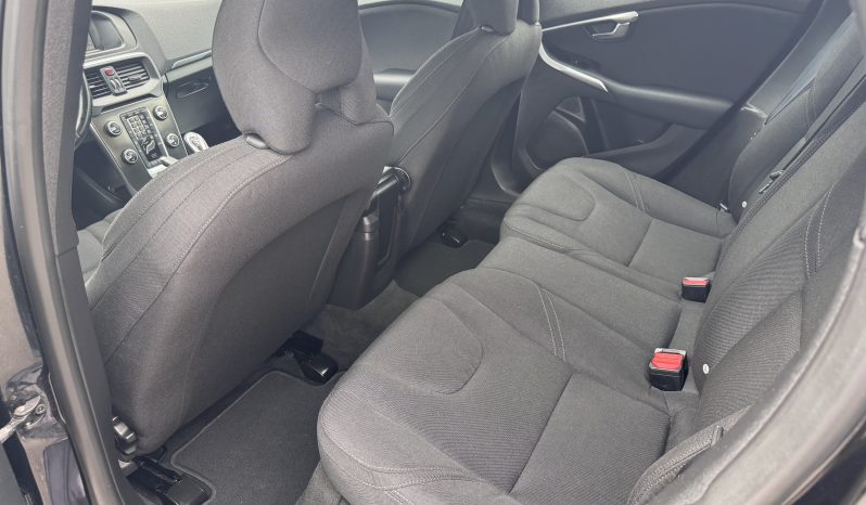 
								VOLVO V40 / 2014 / 1,6 D / EURO 5 / BI-XENON full									