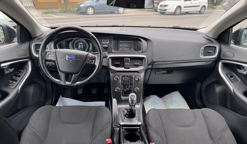 
								VOLVO V40 / 2014 / 1,6 D / EURO 5 / BI-XENON full									