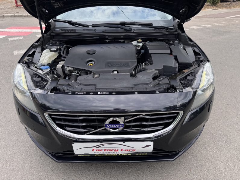 
								VOLVO V40 / 2014 / 1,6 D / EURO 5 / BI-XENON full									
