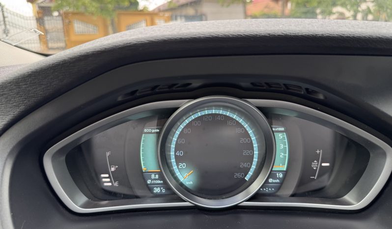 
								VOLVO V40 / 2014 / 1,6 D / EURO 5 / BI-XENON full									