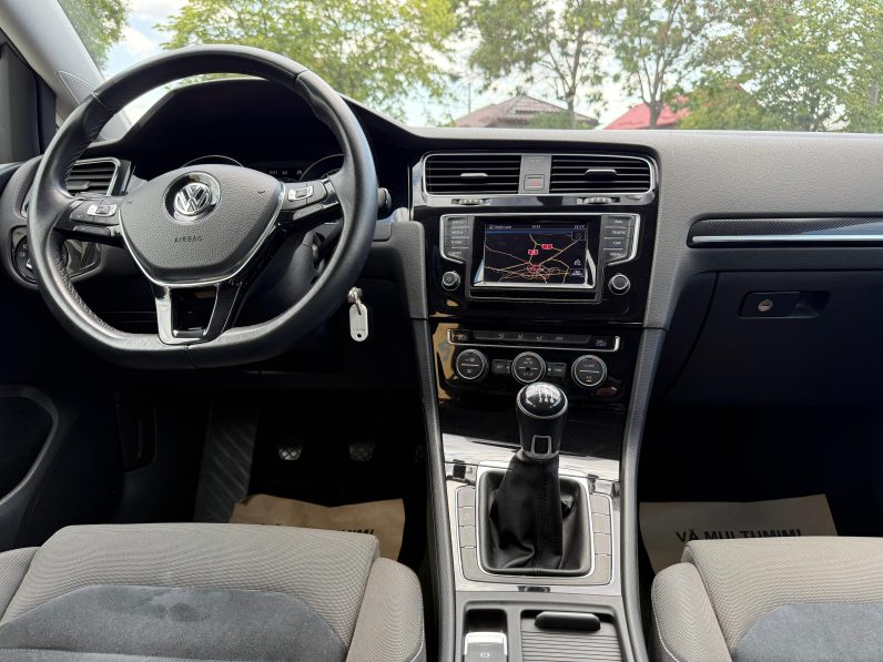 
								VW GOLF 7 / BENZINA / BI-XENON / NAVIGATIE full									