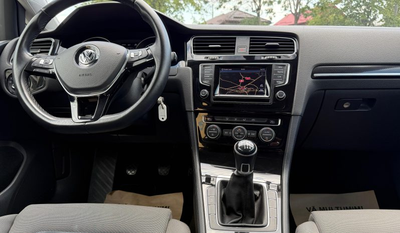 
								VW GOLF 7 / BENZINA / BI-XENON / NAVIGATIE full									