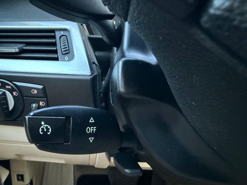 
								Bmw Seria 5 / 2,0 Benzina/ Cutie Automată full									