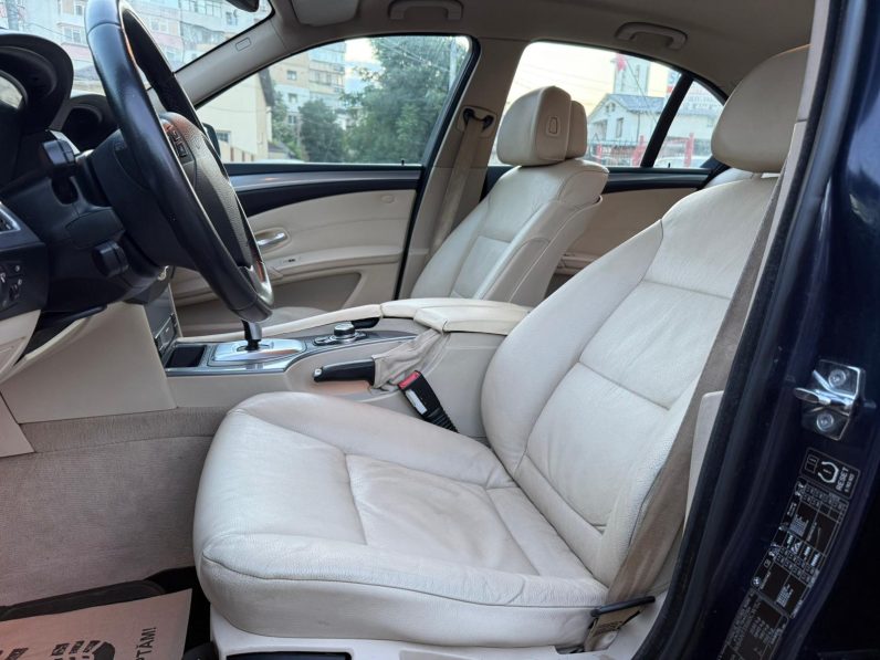 
								Bmw Seria 5 / 2,0 Benzina/ Cutie Automată full									