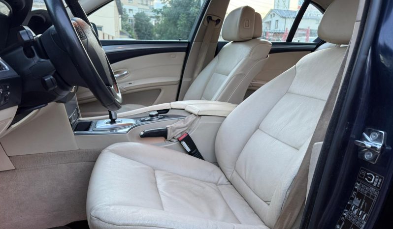 
								Bmw Seria 5 / 2,0 Benzina/ Cutie Automată full									