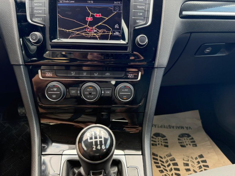 
								VW GOLF 7 / BENZINA / BI-XENON / NAVIGATIE full									