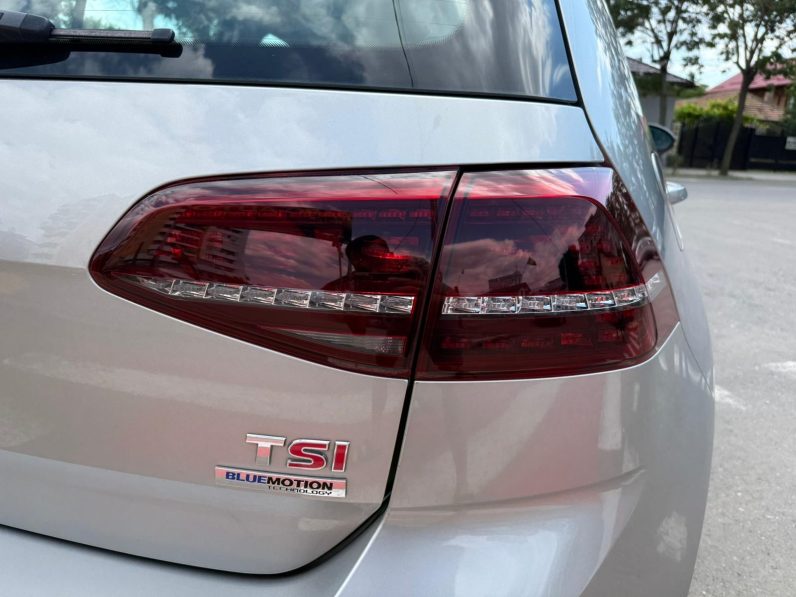 
								VW GOLF 7 / BENZINA / BI-XENON / NAVIGATIE full									