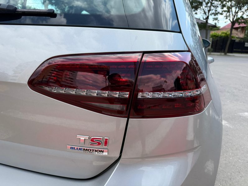 
								VW GOLF 7 / BENZINA / BI-XENON / NAVIGATIE full									