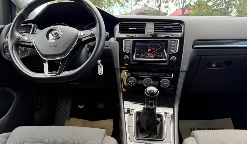 
								VW GOLF 7 / BENZINA / BI-XENON / NAVIGATIE full									