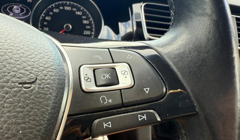 
								VW GOLF 7 / BENZINA / BI-XENON / NAVIGATIE full									