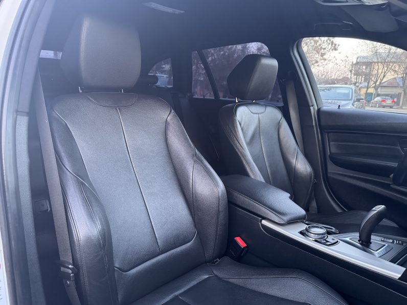 
								BMW SERIA 3 MODEL LUXURY / AN 2014 / 1,6 BENZINA / AUTOMAT / EURO 6 full									
