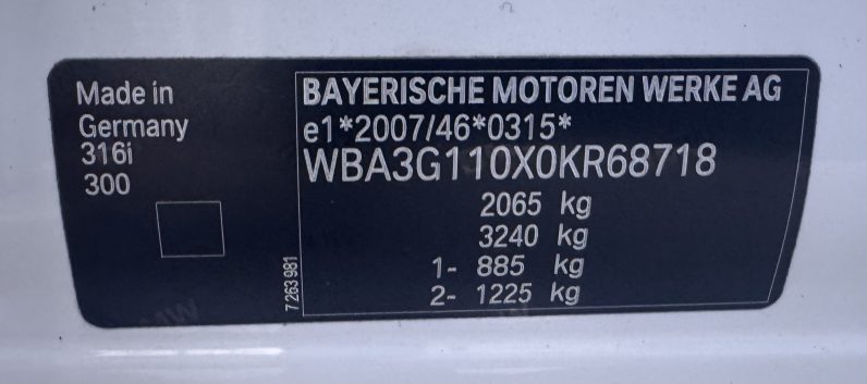 
								BMW SERIA 3 MODEL LUXURY / AN 2014 / 1,6 BENZINA / AUTOMAT / EURO 6 full									