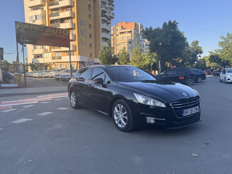 
								PEUGEOT 508 SW / PANORAMA / HEAD UP DISPLAY / NAVI / 2,0 D /EURO 5 / full									