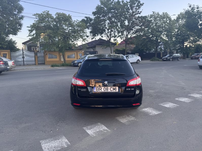 
								PEUGEOT 508 SW / PANORAMA / HEAD UP DISPLAY / NAVI / 2,0 D /EURO 5 / full									