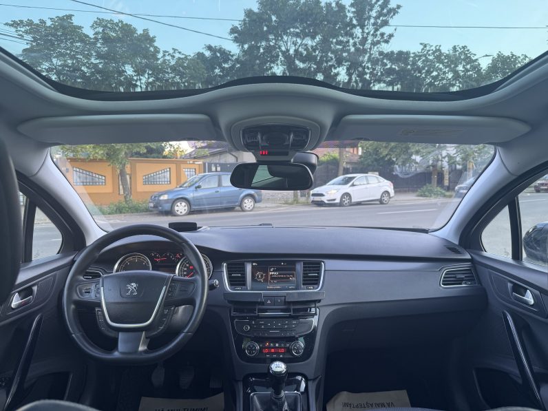 
								PEUGEOT 508 SW / PANORAMA / HEAD UP DISPLAY / NAVI / 2,0 D /EURO 5 / full									