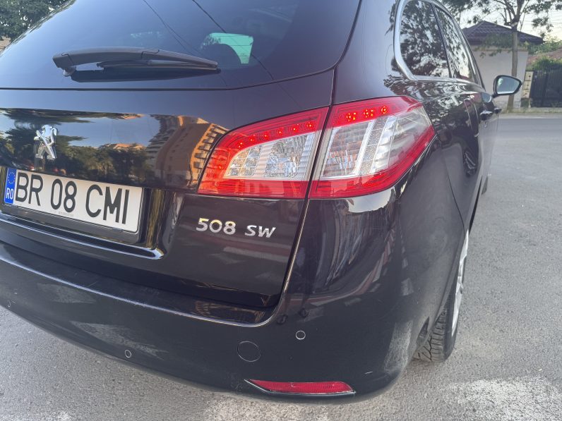 
								PEUGEOT 508 SW / PANORAMA / HEAD UP DISPLAY / NAVI / 2,0 D /EURO 5 / full									