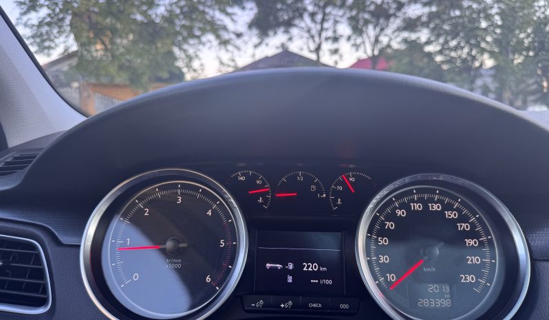 
								PEUGEOT 508 SW / PANORAMA / HEAD UP DISPLAY / NAVI / 2,0 D /EURO 5 / full									
