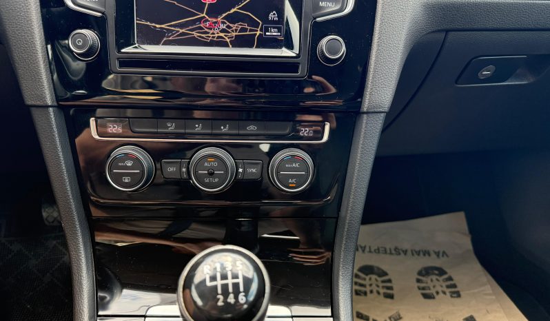 
								VW GOLF 7 / BENZINA / BI-XENON / NAVIGATIE full									
