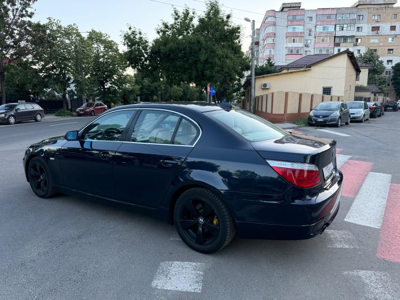 
								Bmw Seria 5 / 2,0 Benzina/ Cutie Automată full									
