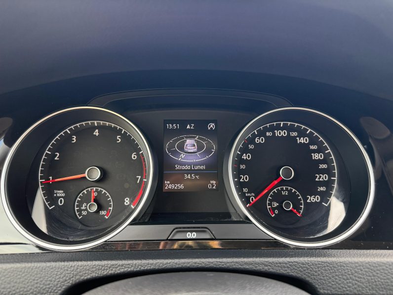 
								VW GOLF 7 / BENZINA / BI-XENON / NAVIGATIE full									
