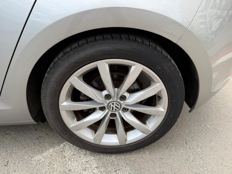 
								VW GOLF 7 / BENZINA / BI-XENON / NAVIGATIE full									