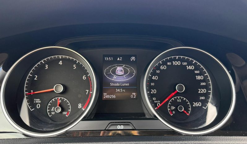 
								VW GOLF 7 / BENZINA / BI-XENON / NAVIGATIE full									