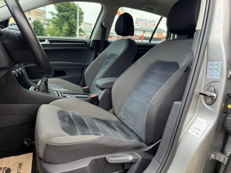 
								VW GOLF 7 / BENZINA / BI-XENON / NAVIGATIE full									