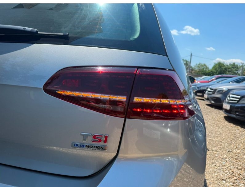 
								VW GOLF 7 / BENZINA / BI-XENON / NAVIGATIE full									