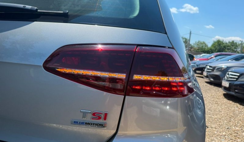 
								VW GOLF 7 / BENZINA / BI-XENON / NAVIGATIE full									