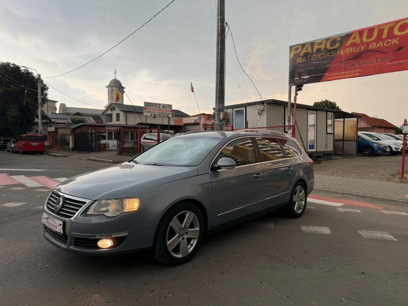 
								VW PASSAT HIGHLINE / 1,6 DIESEL / EURO 5 / PIELE SI ALCANTARA / NAVI / BI-XENON full									