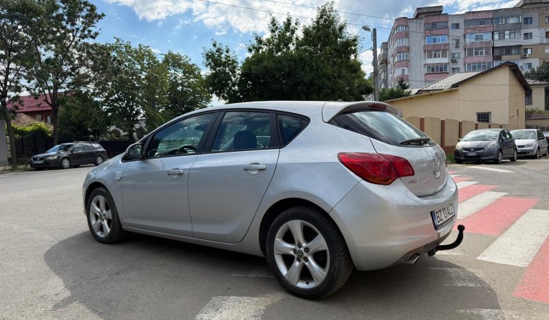
								OPEL ASTRA H / 1,4 BENZINA / NAVIGATIE full									