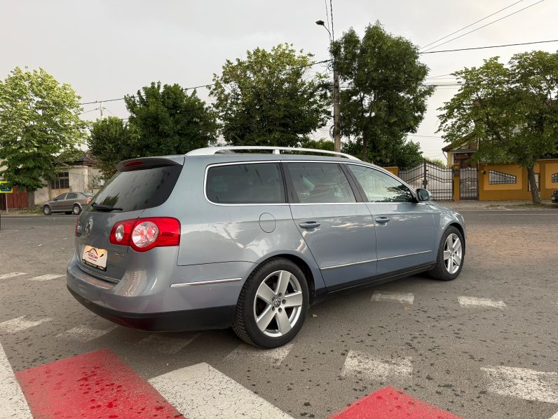 
								VW PASSAT HIGHLINE / 1,6 DIESEL / EURO 5 / PIELE SI ALCANTARA / NAVI / BI-XENON full									