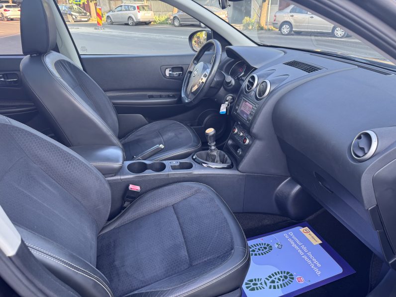 
								NISSAN QASHQAI ACENTA / 2013 / 1,6 D / full									
