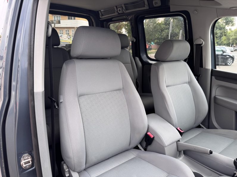 
								VW CADDY LIFE / AN 2009 / 2,0 D full									