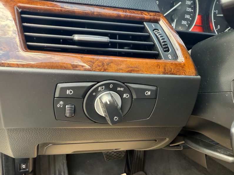 
								BMW SERIA 5 / CUTIE AUTOMATA / 2,0 DIESEL full									