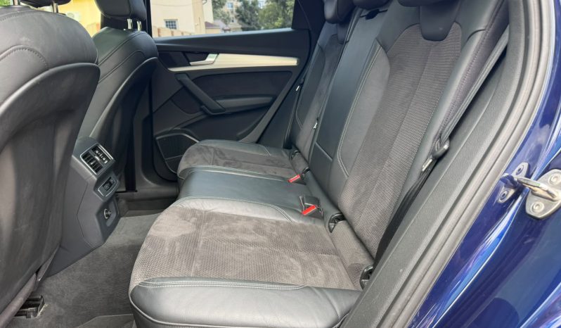 
								AUDI Q5 S-LINE EDITION / 40 TDI ( 2,0 D 190 CP ) full									
