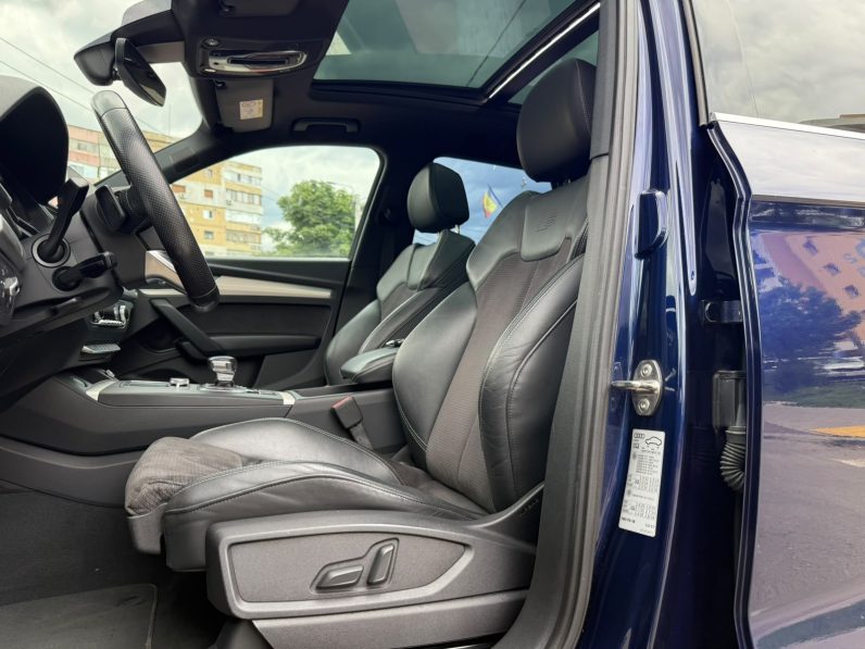 
								AUDI Q5 S-LINE EDITION / 40 TDI ( 2,0 D 190 CP ) full									