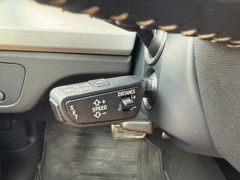 
								AUDI Q5 S-LINE EDITION / 40 TDI ( 2,0 D 190 CP ) full									