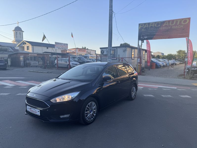 
								FORD FOCUS / AN 2017 / 1,6 D/ EURO 6 / NAVIGATIE CARPLAY full									