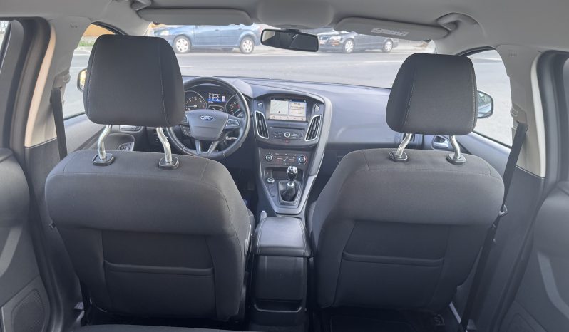 
								FORD FOCUS / AN 2017 / 1,6 D/ EURO 6 / NAVIGATIE CARPLAY full									