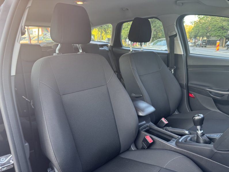 
								FORD FOCUS / AN 2017 / 1,6 D/ EURO 6 / NAVIGATIE CARPLAY full									