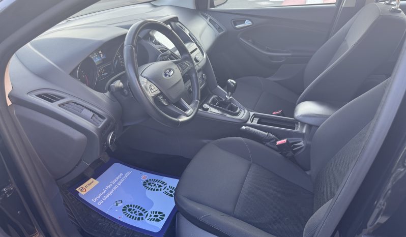 
								FORD FOCUS / AN 2017 / 1,6 D/ EURO 6 / NAVIGATIE CARPLAY full									