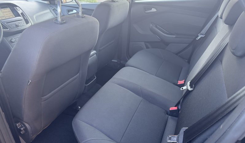 
								FORD FOCUS / AN 2017 / 1,6 D/ EURO 6 / NAVIGATIE CARPLAY full									