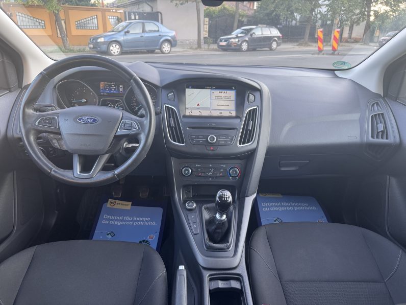 
								FORD FOCUS / AN 2017 / 1,6 D/ EURO 6 / NAVIGATIE CARPLAY full									
