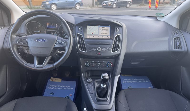 
								FORD FOCUS / AN 2017 / 1,6 D/ EURO 6 / NAVIGATIE CARPLAY full									