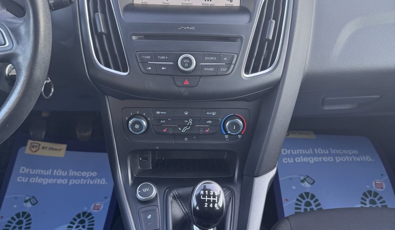 
								FORD FOCUS / AN 2017 / 1,6 D/ EURO 6 / NAVIGATIE CARPLAY full									