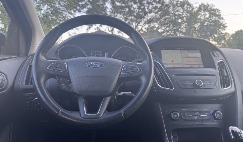 
								FORD FOCUS / AN 2017 / 1,6 D/ EURO 6 / NAVIGATIE CARPLAY full									