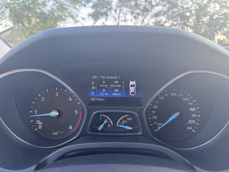 
								FORD FOCUS / AN 2017 / 1,6 D/ EURO 6 / NAVIGATIE CARPLAY full									