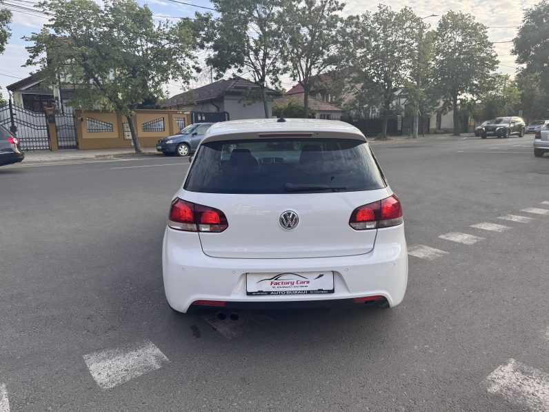 
								VW GOLF 6 R-LINE / CUTIE AUTOMATA / BENZINA full									