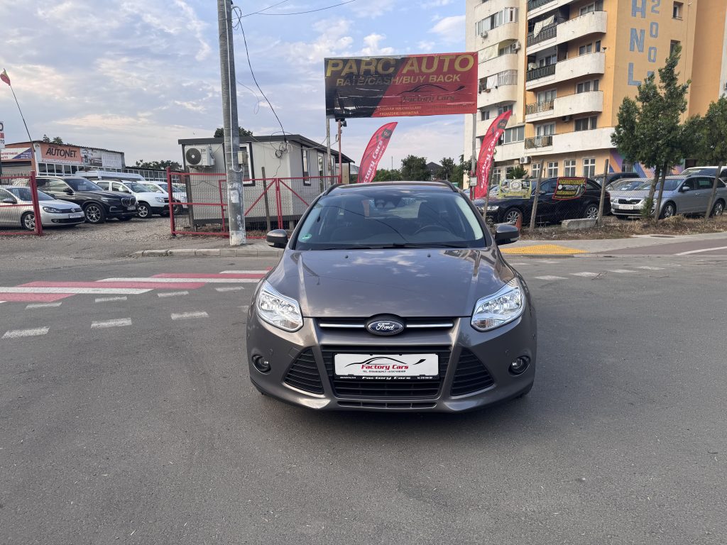 FORD FOCUS TITANIUM / 1,6 D / CLIMATRONIC / INCALZIRE IN SCAUNE